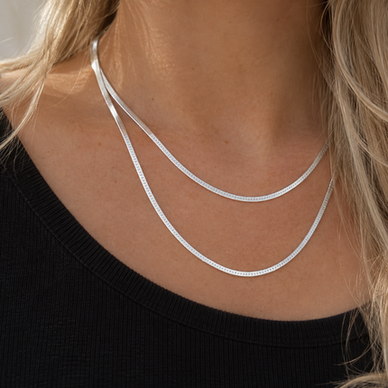 prachtige stijlvolle en tijdloze sieraden in 45 en 50 cm. in echt zilver