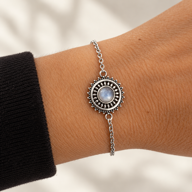 echte zilveren armband met mandala en maansteen in het midden