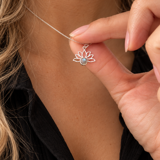 My Unique Style Lotus Labradoriet ketting - 925 zilver