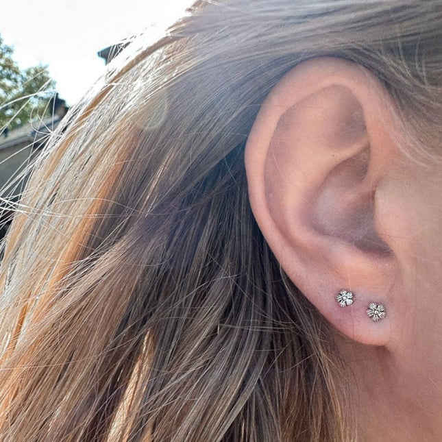 My Unique Style Mini oorknopjes floral - 925 zilver