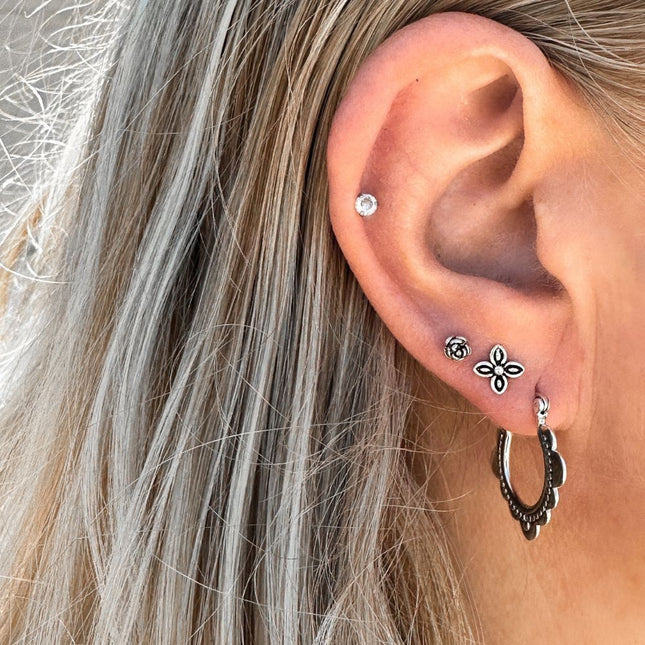 My Unique Style Oxidized flower oorknopjes - 925 zilver