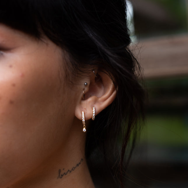 My Unique Style Pave hugging hoops - Goldplated