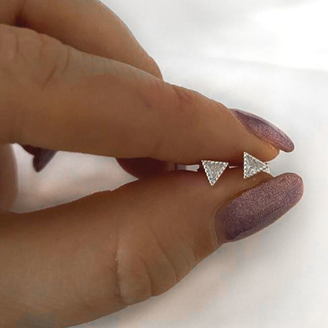My Unique Style Sparkle triangle oorknopjes - 925 zilver