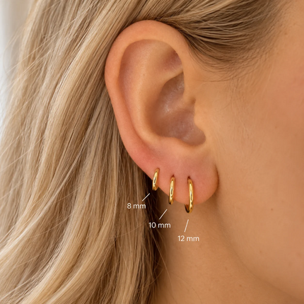prachtig setje simpele oorringen van 3 paar in totaal, 8mm,10mm en 12mm. echt zilver en zilver met goldplating. kun je ook heel makkelijk en mooi met andere oorbellen combineren