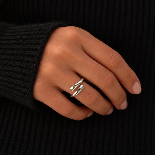 prachtige ring die een knuffel weergeeft. echt zilver en ook nog eens verstelbaar