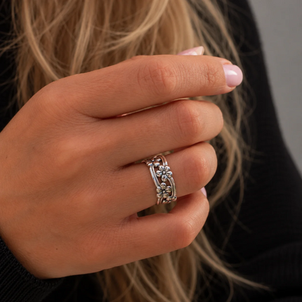 prachtige ring met bloemetjes stoer